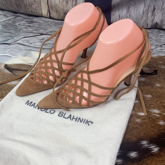 Manolo Blahnik Suede Leather Nude Heels Sz 37 - Picture 3 of 10